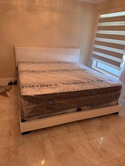 King mattress PILLOW TOp and box spring set (2pc - brand new)