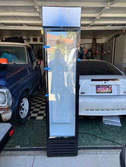 Drink refrigerator