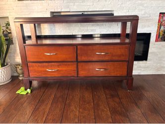 Furniture 4 drawer glass on the top