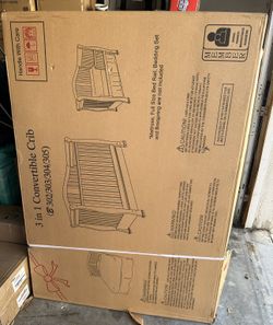 new baby crib 3 in 1 convertible  Chery color available