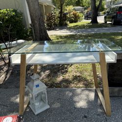Desk/vanity