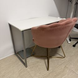 White desk with Chair