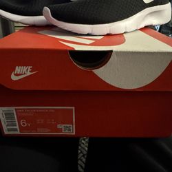 Brand New Nikes! 6y