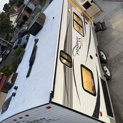 2008 Pioneer RV Trailer