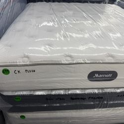 CALIFORNIA KING SIZE MARRIOTT (PLUSH) MATTRESS & BOX SPRINGS BED SET