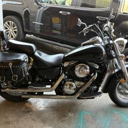 2001 Kawasaki Vulcan, 1500 with extra parts send offers