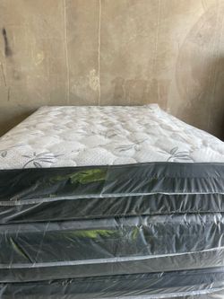 Brand new bamboo pillow top queen size mattress