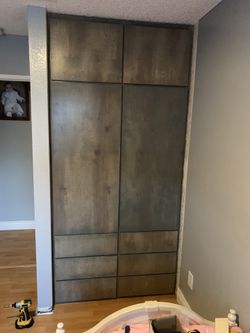 Closet/ Cabinets