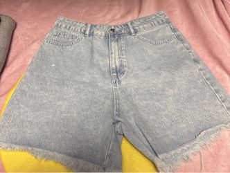 Median high waisted short, brand new with no tags, never worn them.