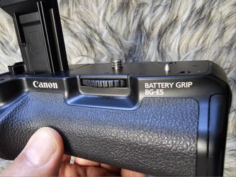  Canon BG-E5 Battery Grip to fit Canon 450D, 500D, 1000D - Black 