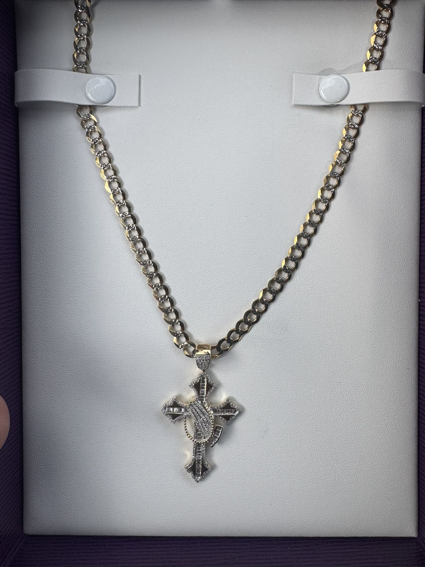 10k Gold Chain & Pendant