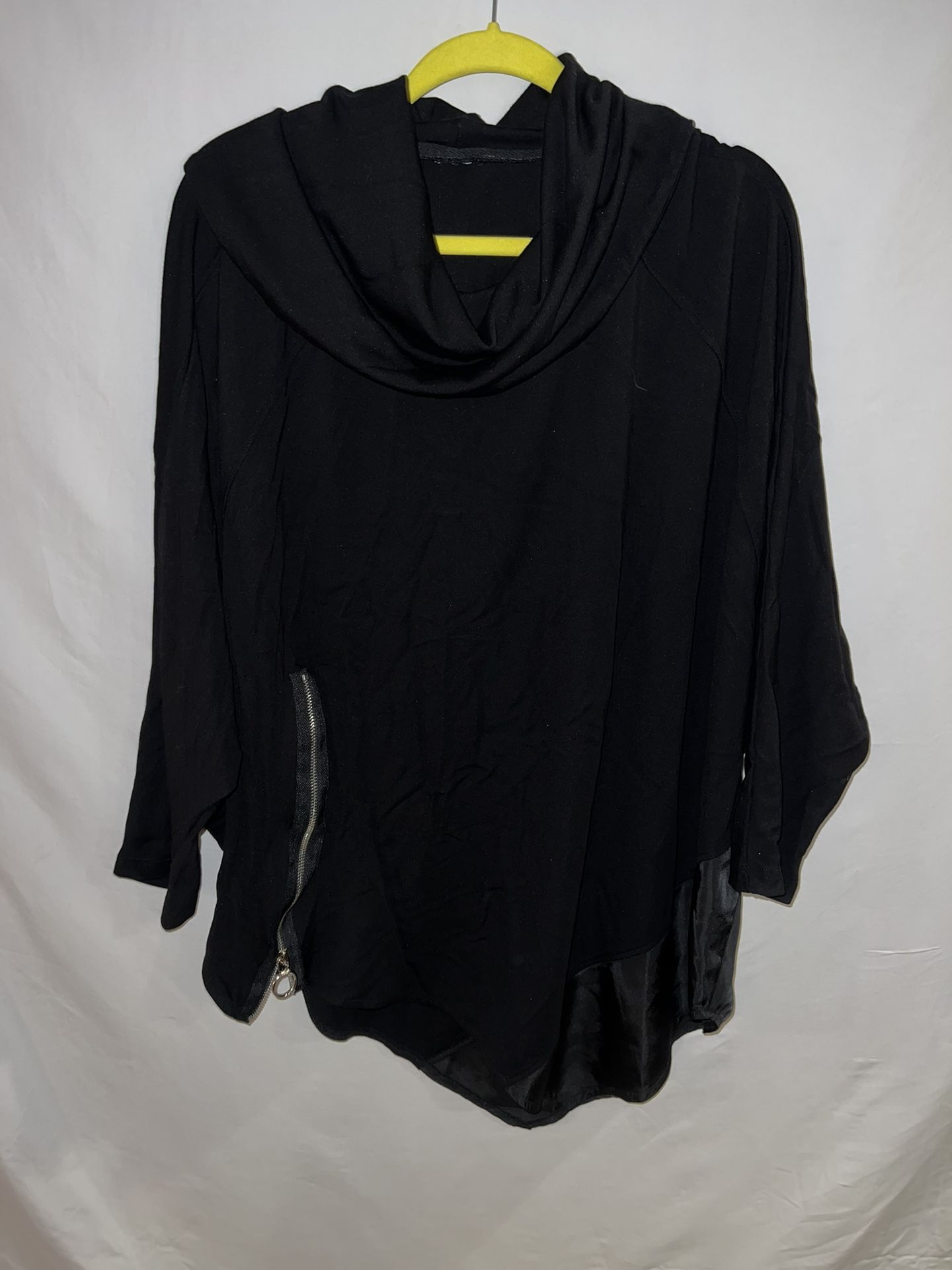 Ladies Womens size Large black unique turtleneck cowlneck dressy poncho really nice w/ leather & zipper trim
