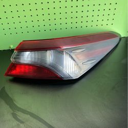 2018-2020 TOYOTA CAMRY SE TAILLIGHT RIGHT DRIVER SIDE LED LAMP LIGHT 18-20 OEM