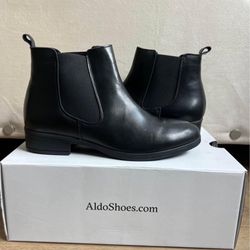 Wicoenia Chelsea Boots - Black