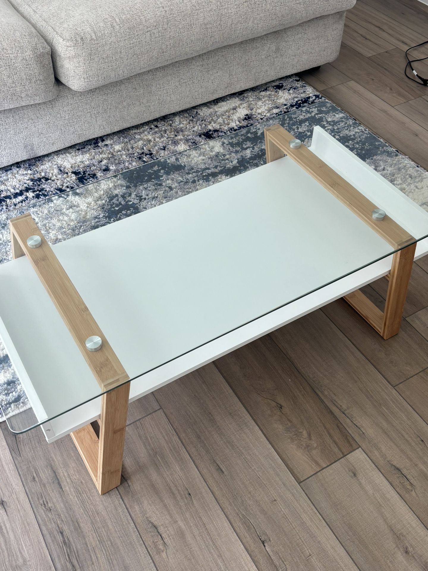 Modern Coffee Table – Like New