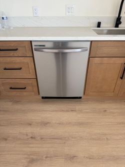 Built-In Tall Tub Dishwasher in Fingerprint Resistant Stainless Steel
