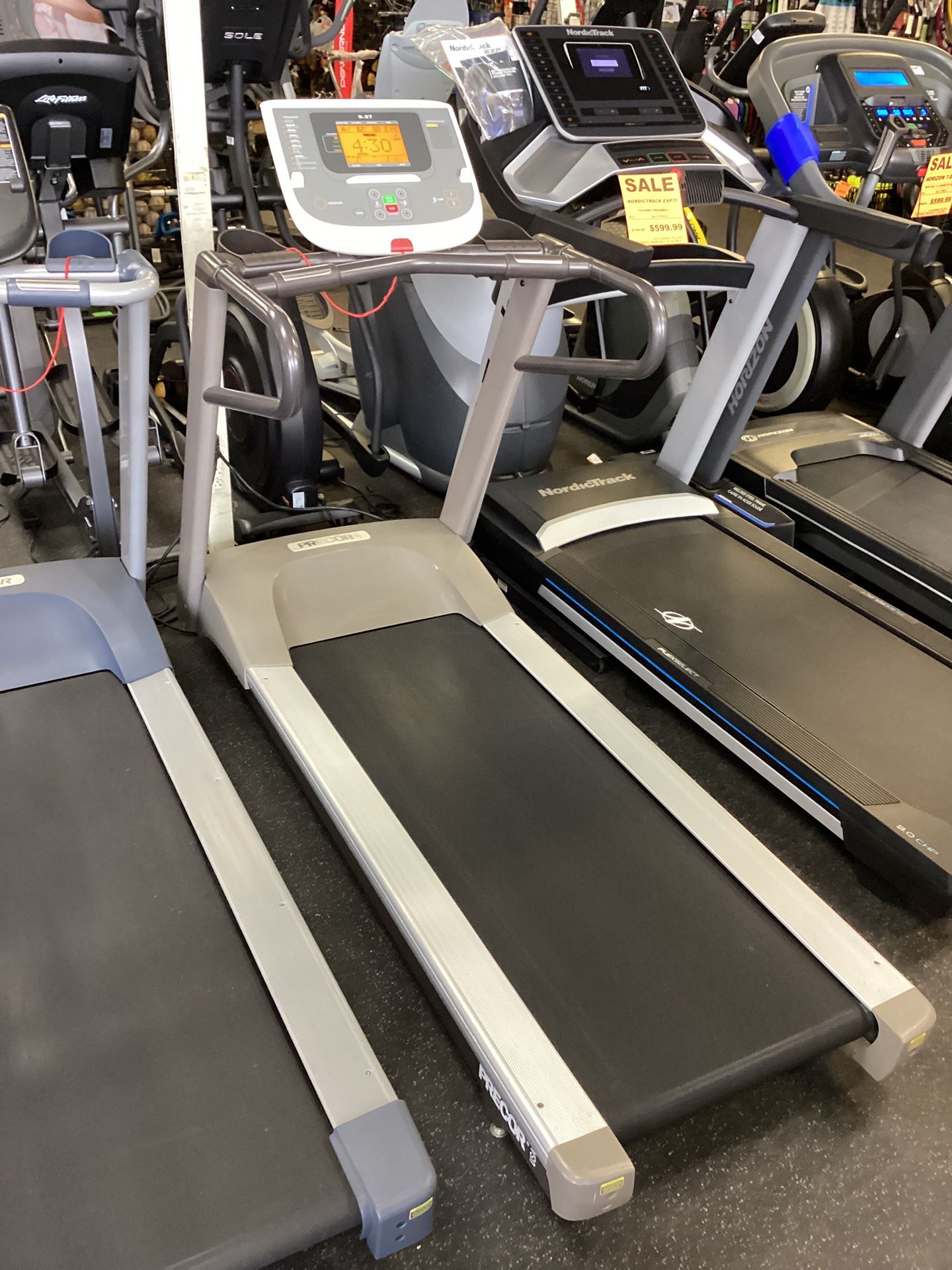 Precor 9.27 High End Treadmill Light Use Low Mileage Includes Warranty