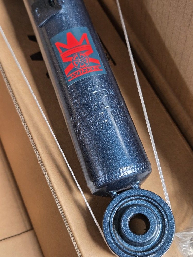 NEW WIN2B 7021-C41262F Gas Shock Absorber – Heavy-Duty Replacement Strut (Front/Rear)
