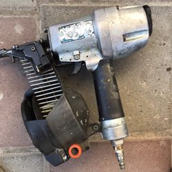 Hitachi Siding Coil Nailer.Pistola Para Siding .