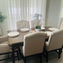 Table And Chairs 