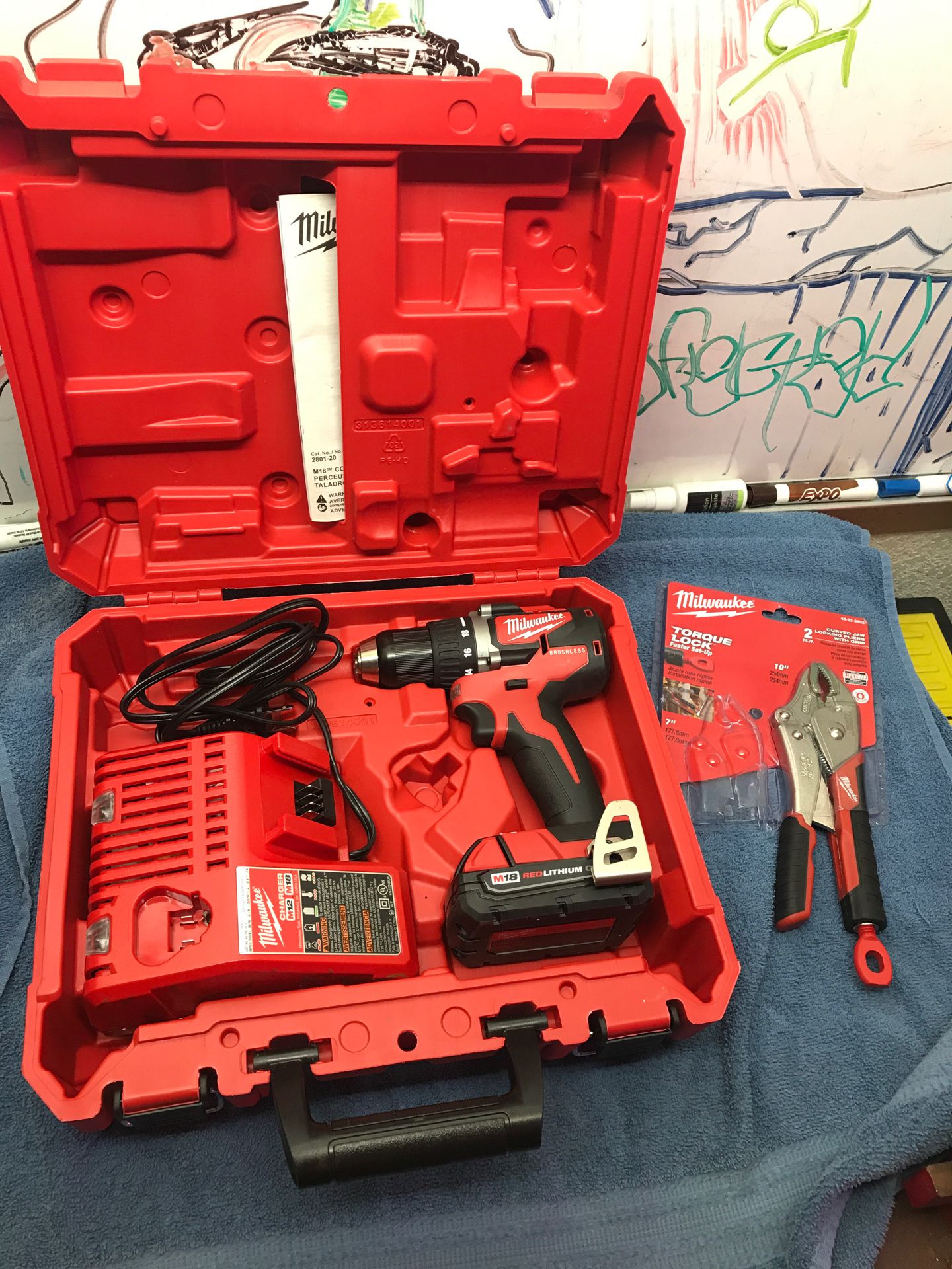 Milwaukee 2801-22ct kit m18 compact brushless drill driver