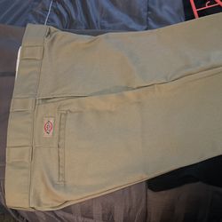 Baige Dickies