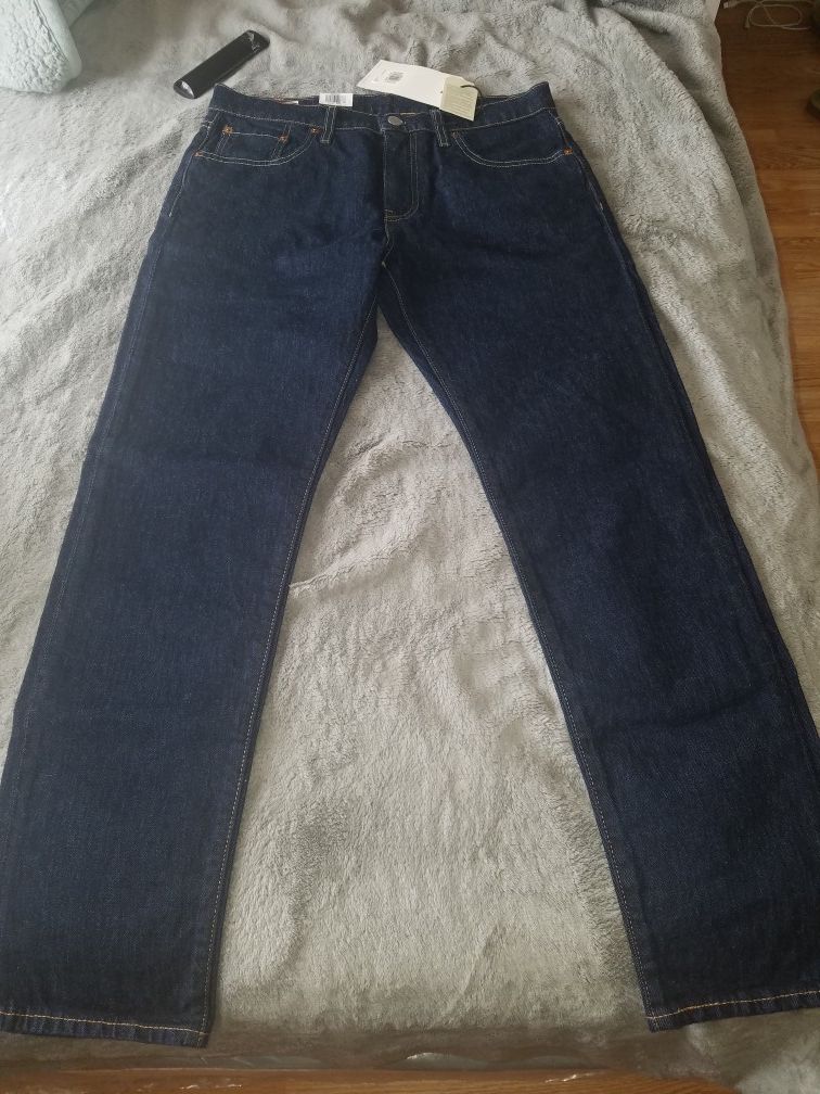 Levis jeans