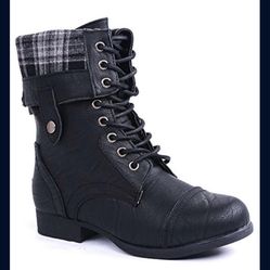 Black Combat Boots Size 6 Women’s 