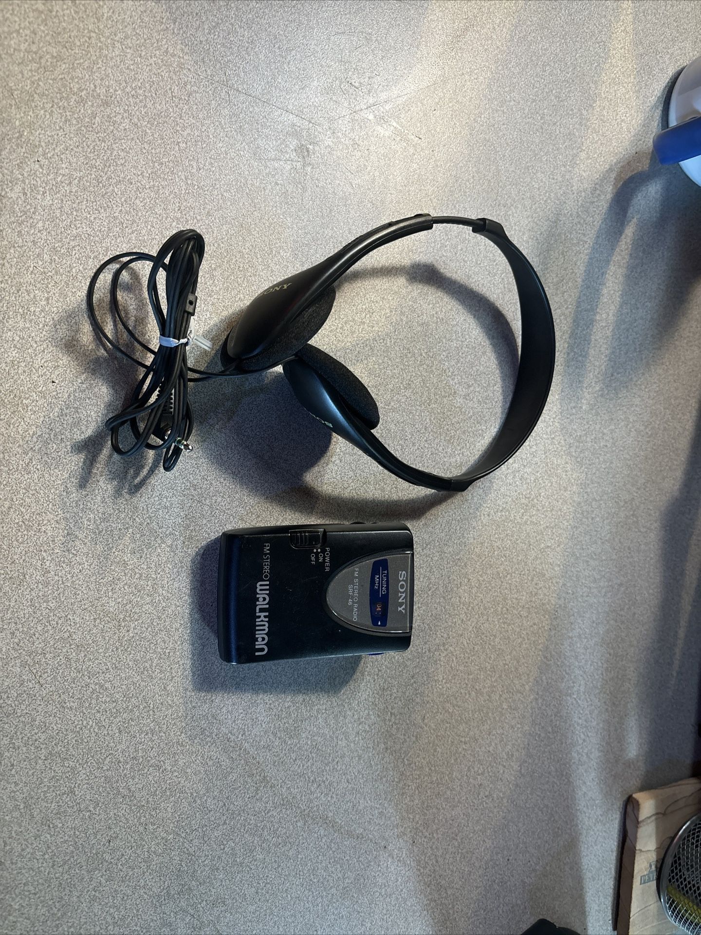 SONY-SRF-46 WALKMAN FM STEREO RADIO w/ Headphones Sony MDR-210- Works
