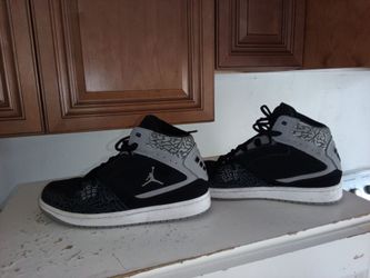 Air Jordan Mid-Top Sneakers Black Gray