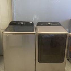 Washer And Dryer Extra Large Capacity. Like New Condition 