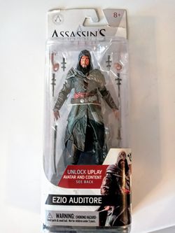 Assassins Creed Collectable Card Messed Up But Figure In Good Condition No Fating Or Yellow Card