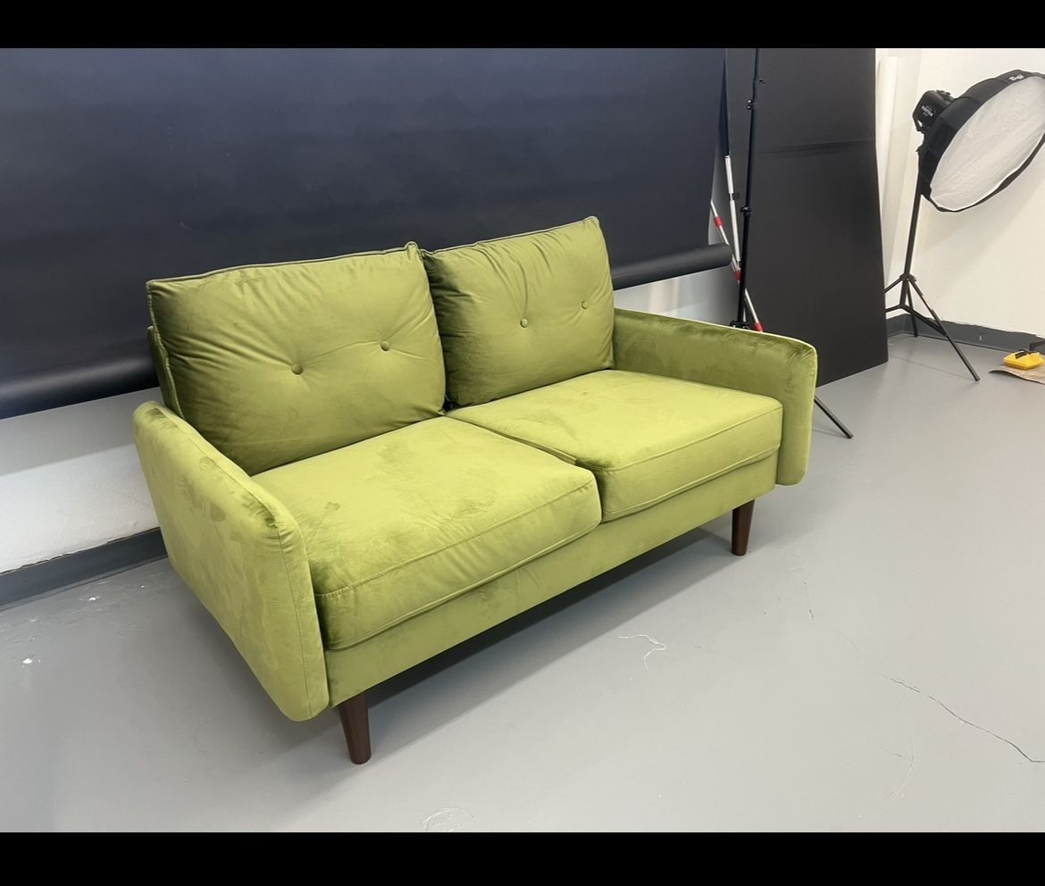 Velvet Loveseat 