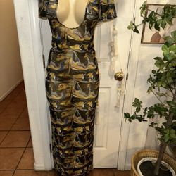 Pretty Little Thing Size 6 