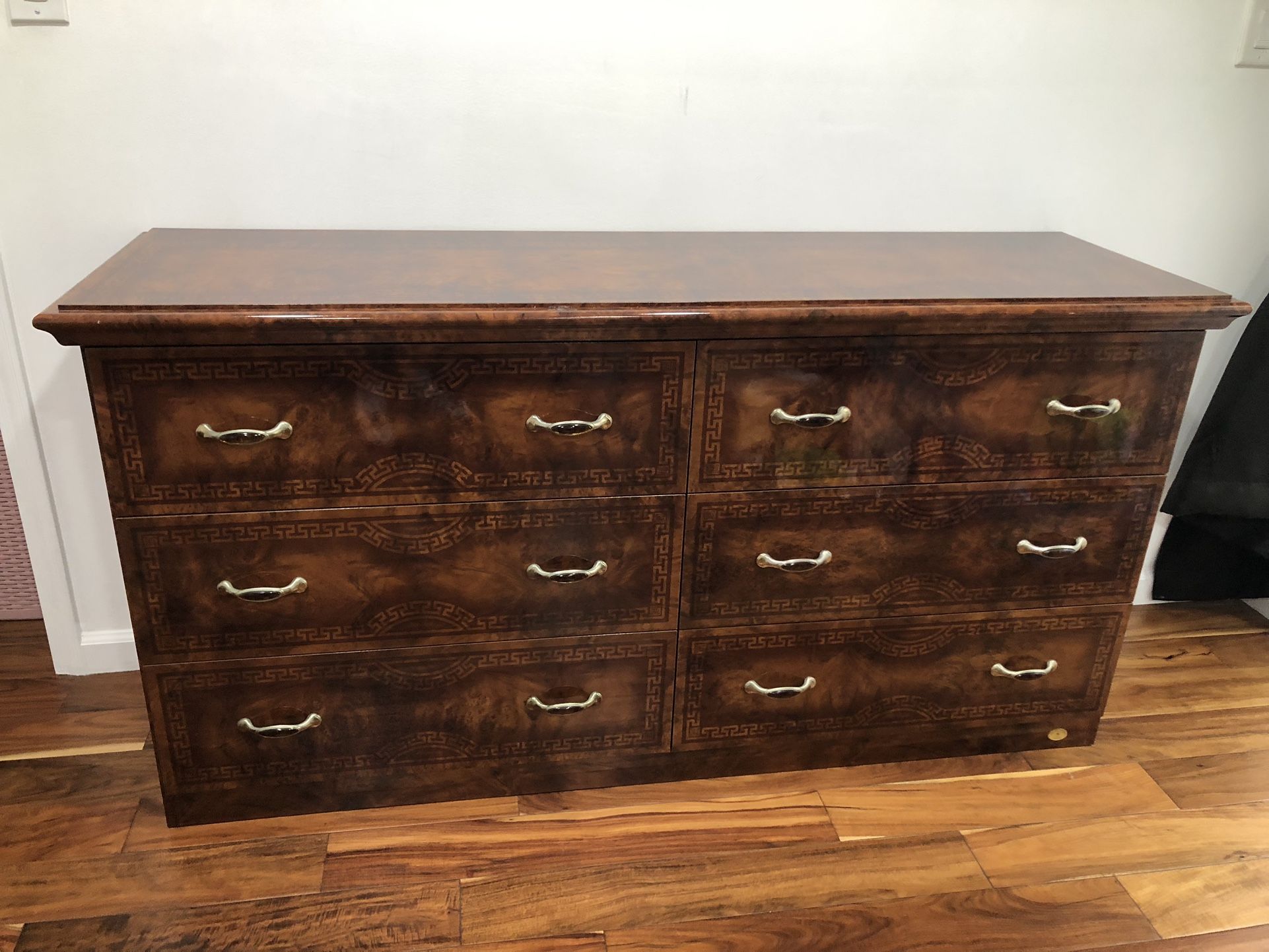 Italian Dresser / Sideboard - 6 Drawers 