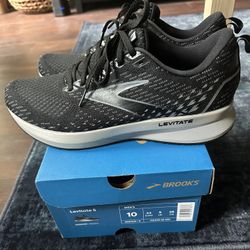 Brooks Levitate 5 - *brand new/never worn