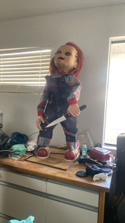 Animated 3 1/2 foot tall Chucky