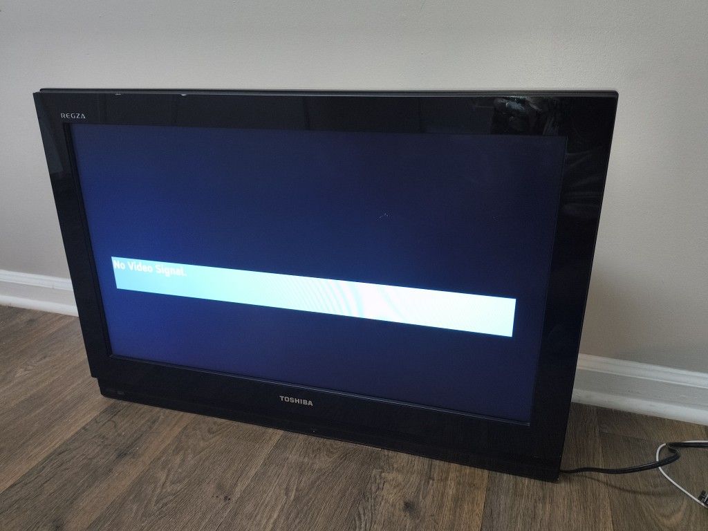 30in  Toshiba TV No Remote