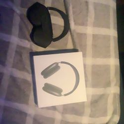 Black Air Pods Max (used) For A Few Months