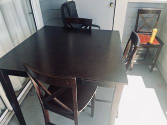 Table with 4 chairs