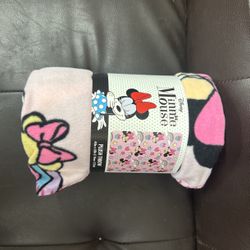 Minnie Mouse Plush Throw