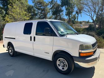 Chevrolet Express 2500 Cargo Van 6.0 liter