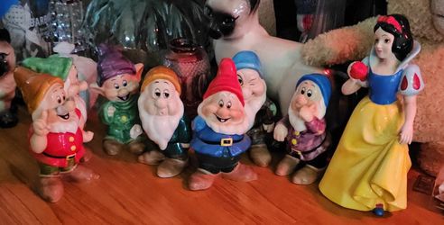 Snow White And The 7 Dwarfs Figures