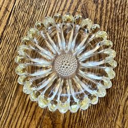 Vintage Hazel Atlas Sunflower / Daisy Glass Ash Tray / Trinket Dish 4 1/4”