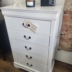 New White 5 Drawer Dresser Chest Highboy