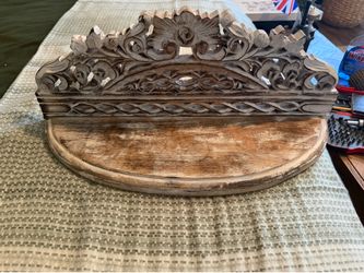 2 decorative wall shelves