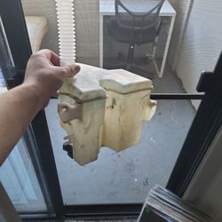 Windshield Wiper Reservoir For A Lexus Is(contact info removed)'s