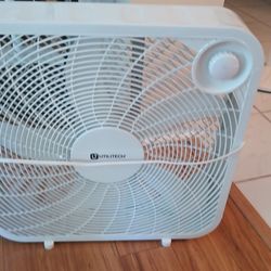 Utilitech 20 inch 3 speed indoor box fan