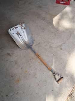 Broad shovel