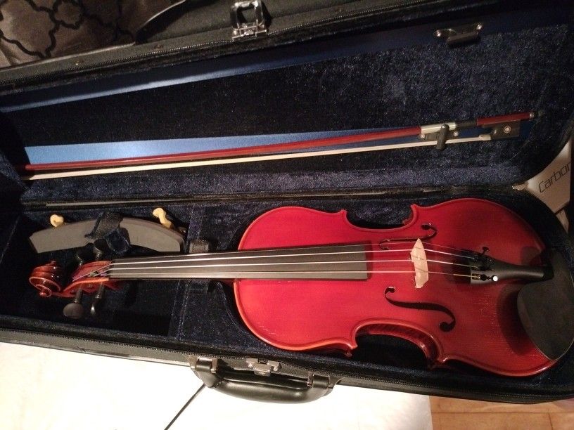 4/4 Violin Good Condition Brazilwood Bow
